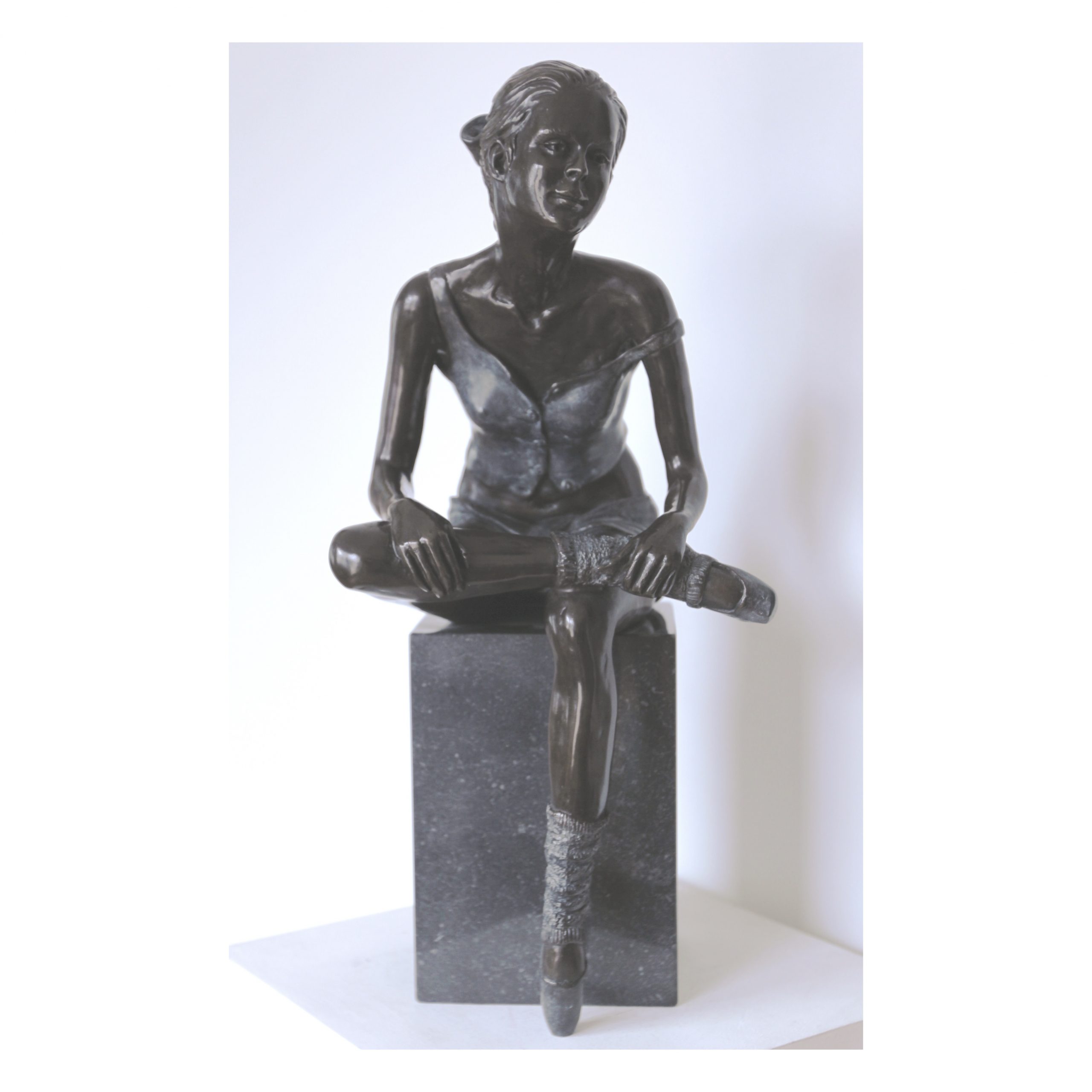 Benson Landes - Musing - bronze, edition of 9, size: 49x29x29cm £6500